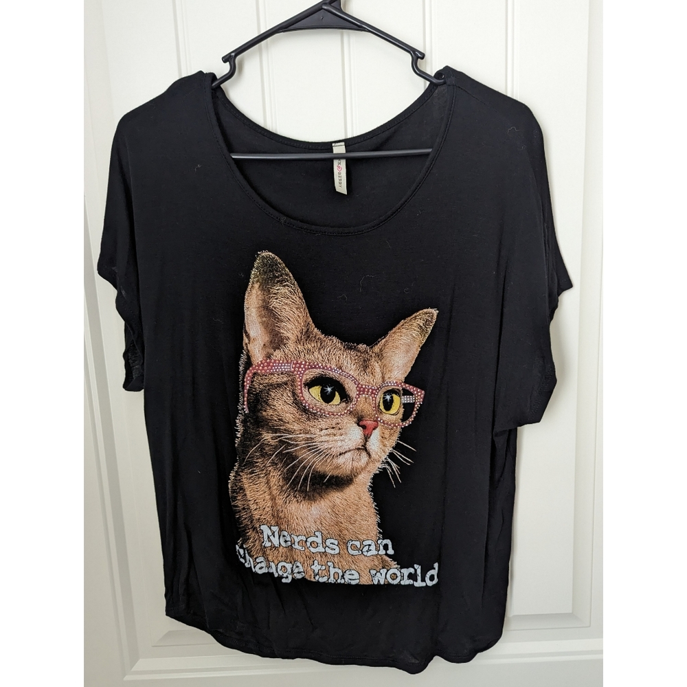 Pink Berry Cat Graphic T-shirt